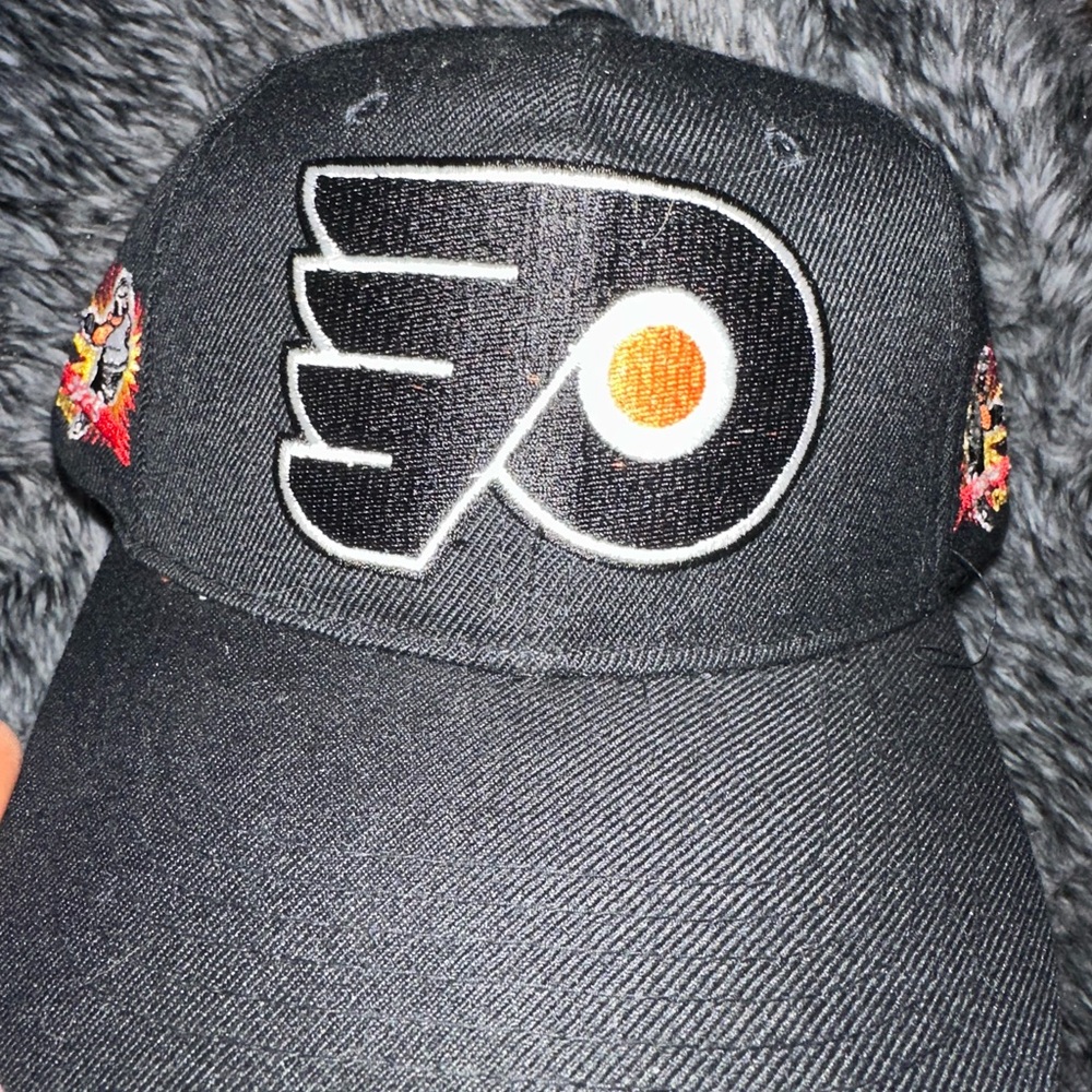 Vintage flyers  Hockey Champions Cap